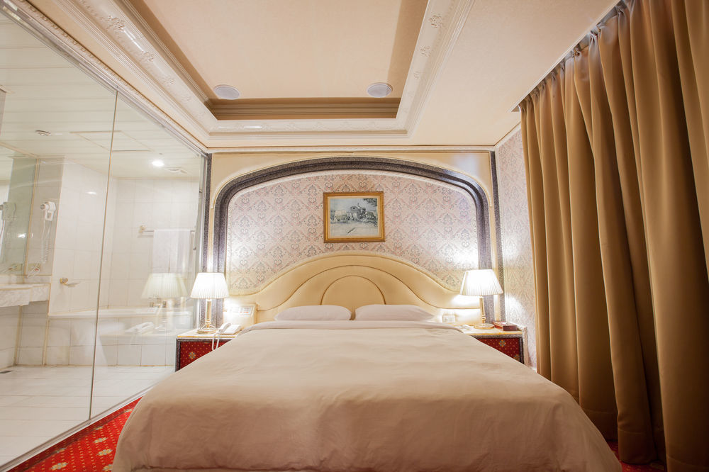 Mila Hotel Taichung Luaran gambar