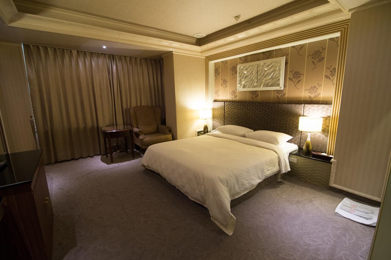 Mila Hotel Taichung Luaran gambar