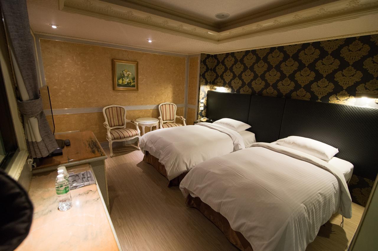 Mila Hotel Taichung Luaran gambar