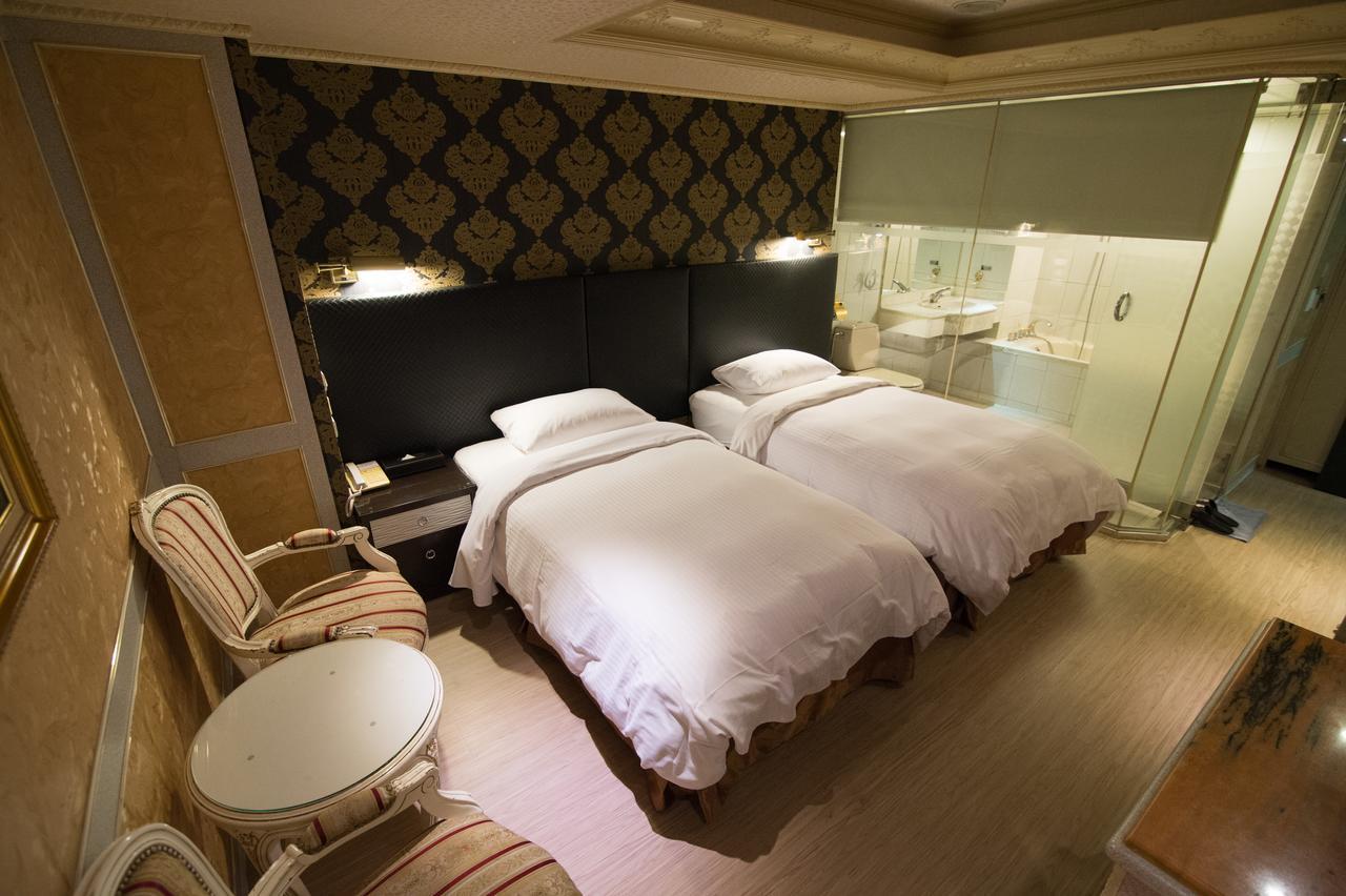 Mila Hotel Taichung Luaran gambar