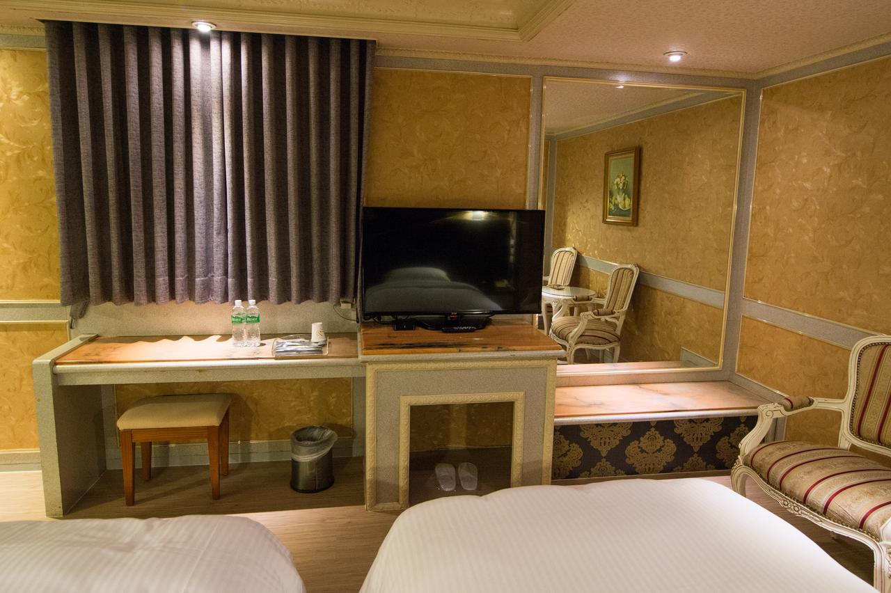 Mila Hotel Taichung Luaran gambar